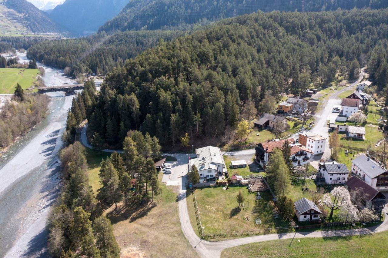 Pensiun Lischana Sent Exteriér fotografie