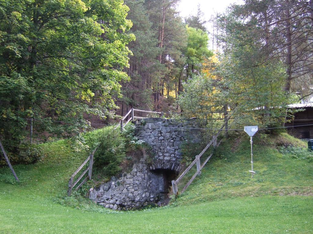Pensiun Lischana Sent Exteriér fotografie